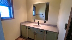 Main-floor-bathroom-3.1