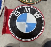 BMW-WALL