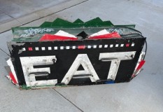 EAT-NEON-SIGN
