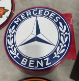 MERCEDS-WALL-